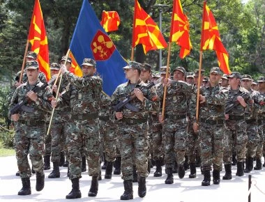 HΠΑ και ΝΑΤΟ ζητούν «πρώτα ένταξη των Σκοπίων στην Συμμαχία και μετά (αν θέλουν) αλλαγές στο σκοπιανό Σύνταγμα»